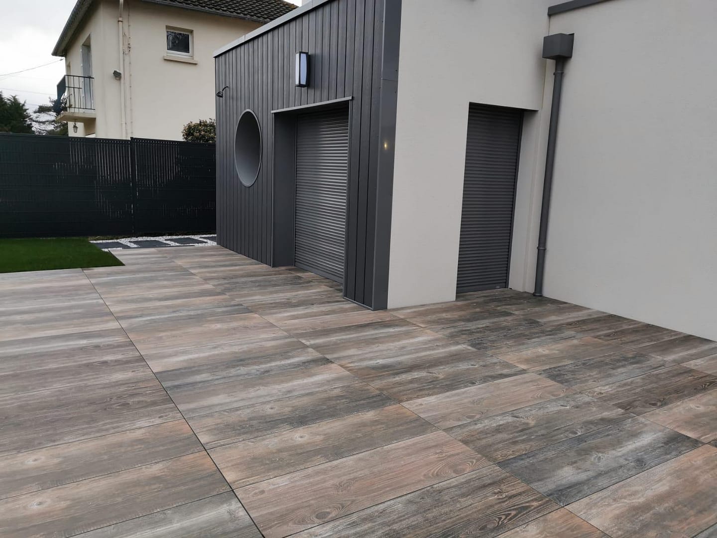 Création de terrasse en carrelage à Caen - Dumaine Carrelage