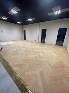 Pose de parquet Bâtons rompus Normandie - Rénovation Caen et Rouen - Dumaine Carrelage