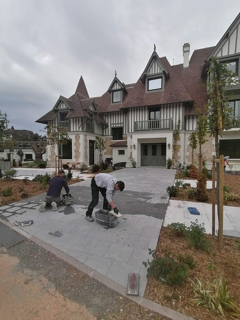 Pose de terrasse et dallage extérieur à Deauville - Dumaine Carrelage